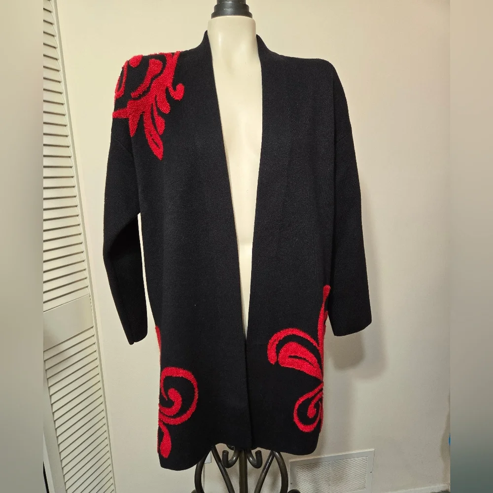 Chico's Red & black scroll long cardigan - Picture 4 of 10